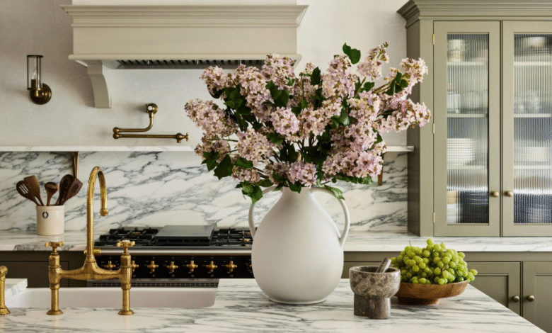 The Timeless Language of Flowers in Home Décor